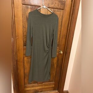 Banana republic Like New size small midi long sleeve green dress